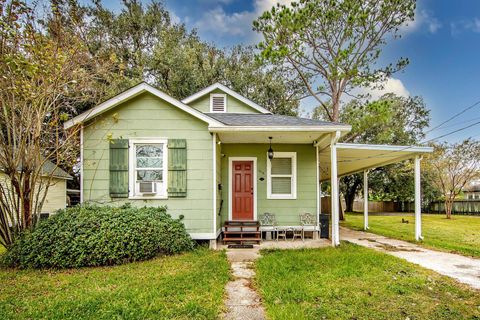 Homes For Sale - 1514 Ridgefield Ave<br/> Thibodaux, LA 70301