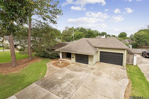 Homes For Sale - 1535 Pollard Pkwy<br/> Baton Rouge, LA 70808