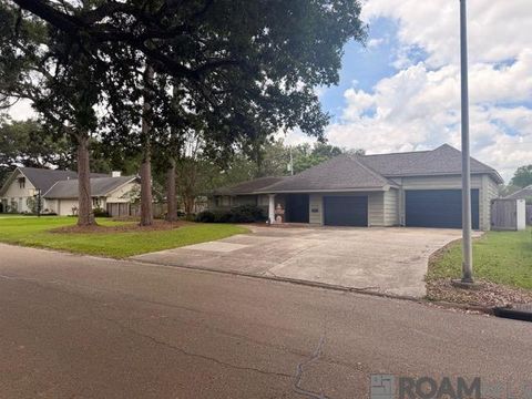 Homes For Sale - 1535 Pollard Pkwy<br/> Baton Rouge, LA 70808