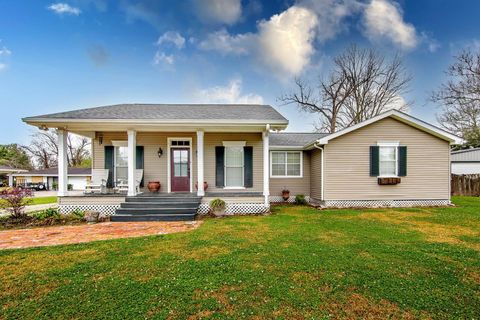 Homes For Sale - 2886 Highway 1<br/> Labadieville, LA 70372