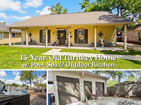 Homes For Sale - 554 Avenue F<br/> West Baton Rouge County, Port Allen, LA 70767