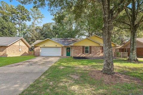 Homes For Sale - 2426 Sherry St<br/> Denham Springs, LA 70726