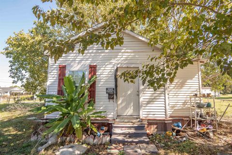 Homes For Sale - 904 Crescent St<br/> Saint Martin County, Breaux Bridge, LA 70517