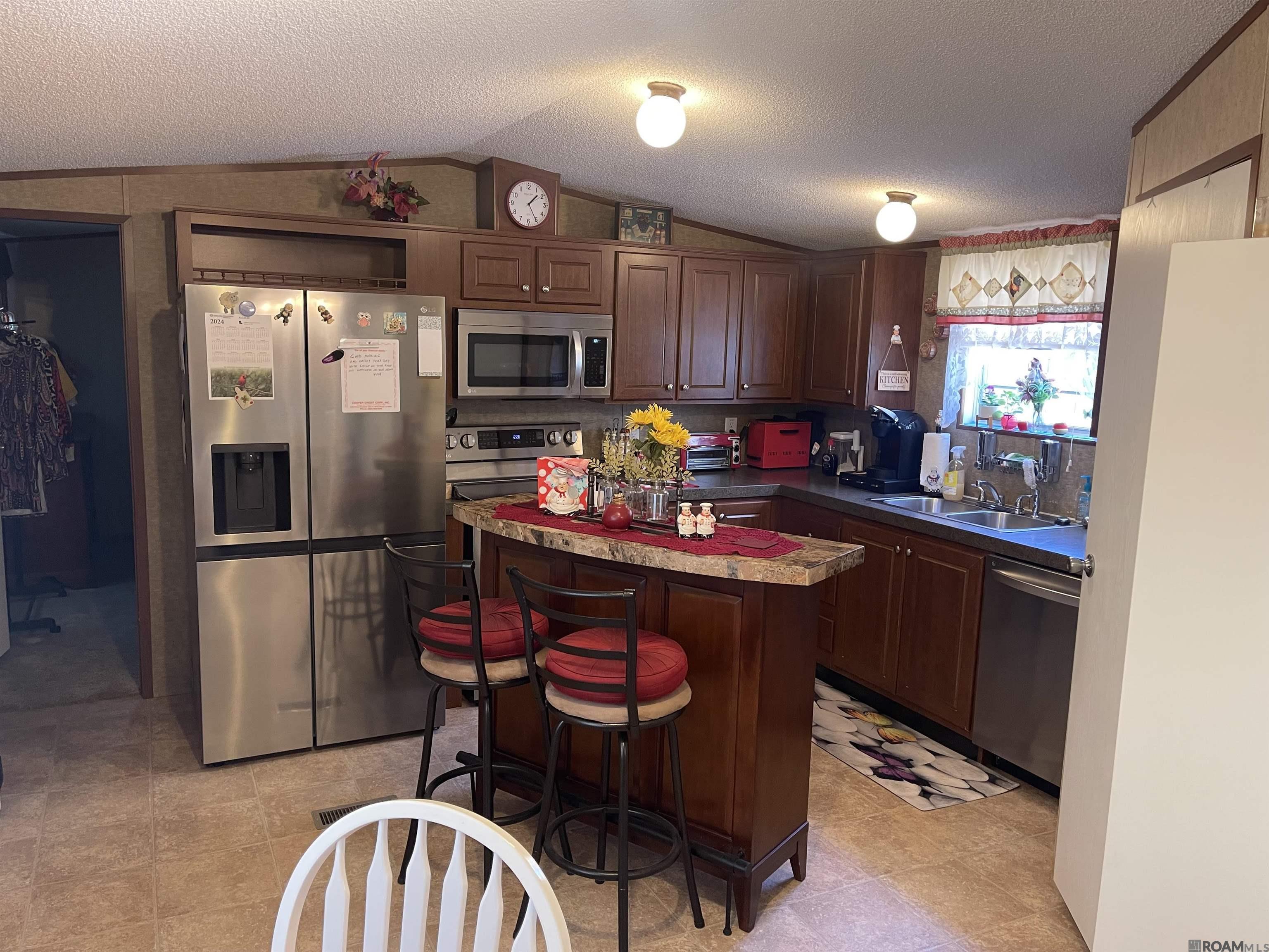 5885 Lavey Ln, Baker, Louisiana image 6
