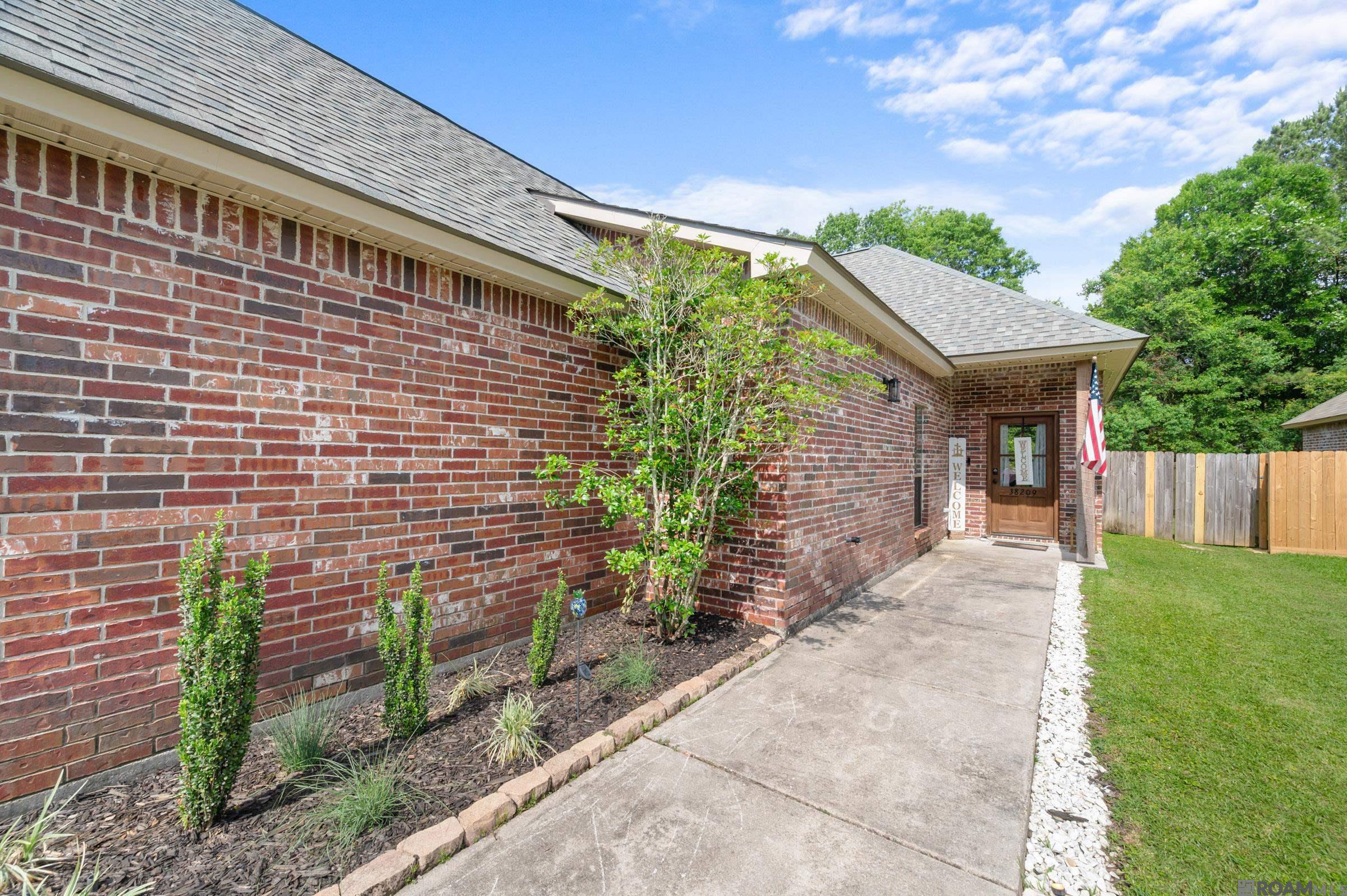 38209 Shelby Dr, Denham Springs, Louisiana image 2