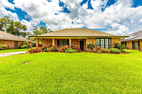 Homes For Sale - 1107 Franklin Ave<br/> Houma, LA 70360