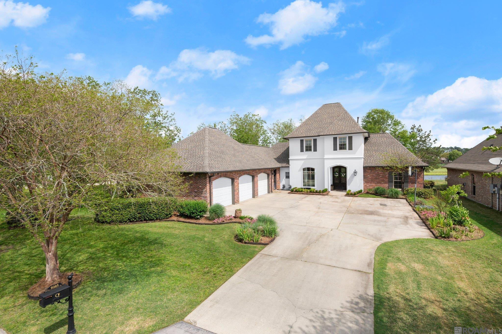 9285 Greystone Dr, Denham Springs, Louisiana image 2