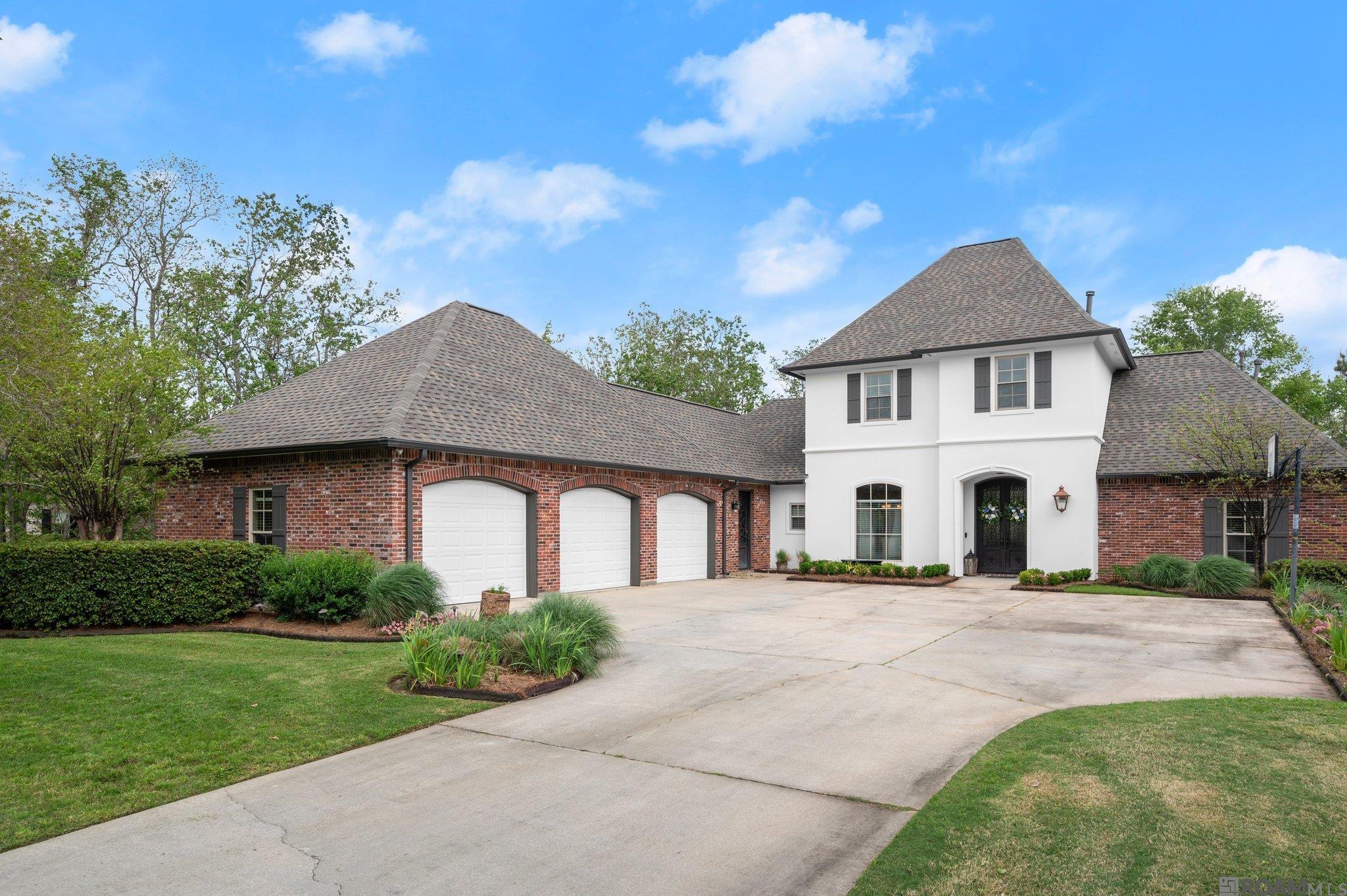 9285 Greystone Dr, Denham Springs, Louisiana image 1