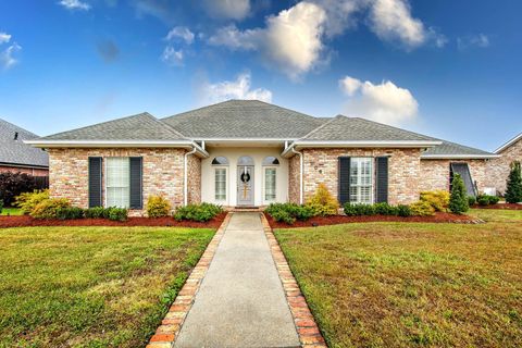 Homes For Sale - 206 Cheyenne Dr<br/> Houma, LA 70360