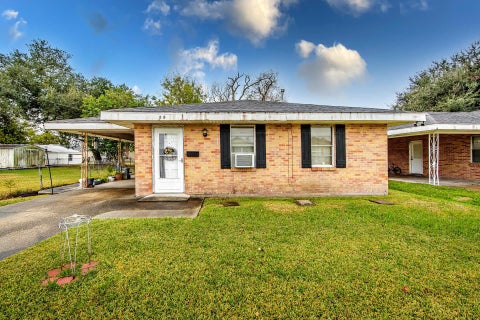 Homes For Sale - 608 Willow St<br/> Thibodaux, LA 70301
