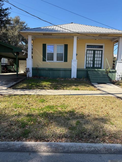 Homes For Sale - 208 St Patrick St<br/> Donaldsonville, LA 70346