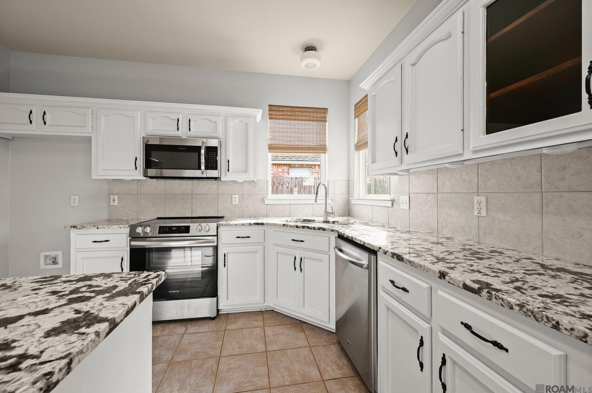 17346 Lake Wisteria Ave, Baton Rouge, Louisiana image 2