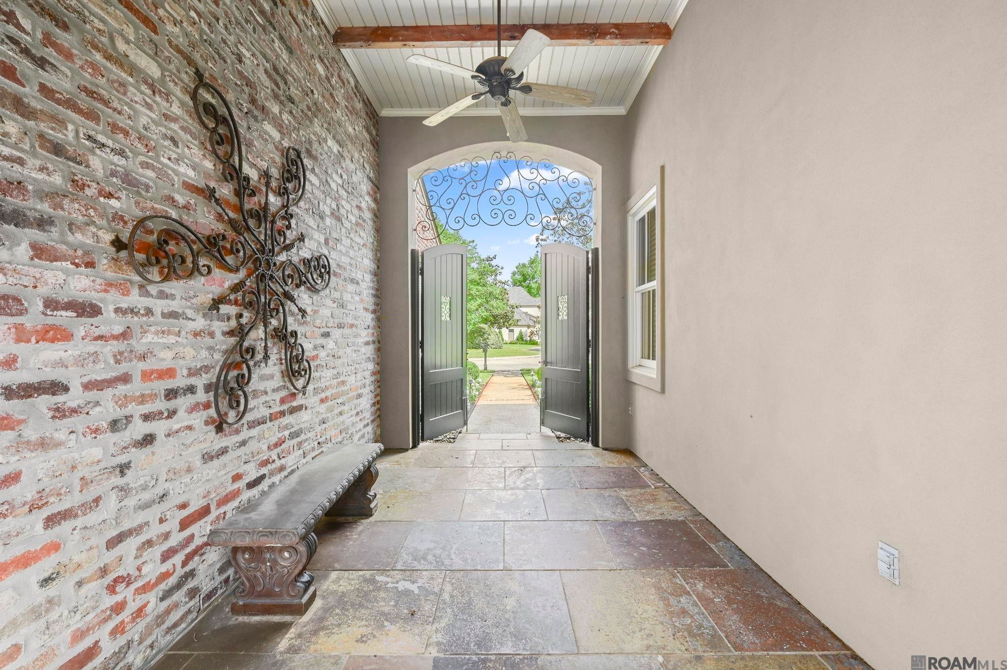 Baton Rouge, Louisiana, 70808, United States, 4 Bedrooms Bedrooms, ,5 BathroomsBathrooms,Residential,Active,2038944