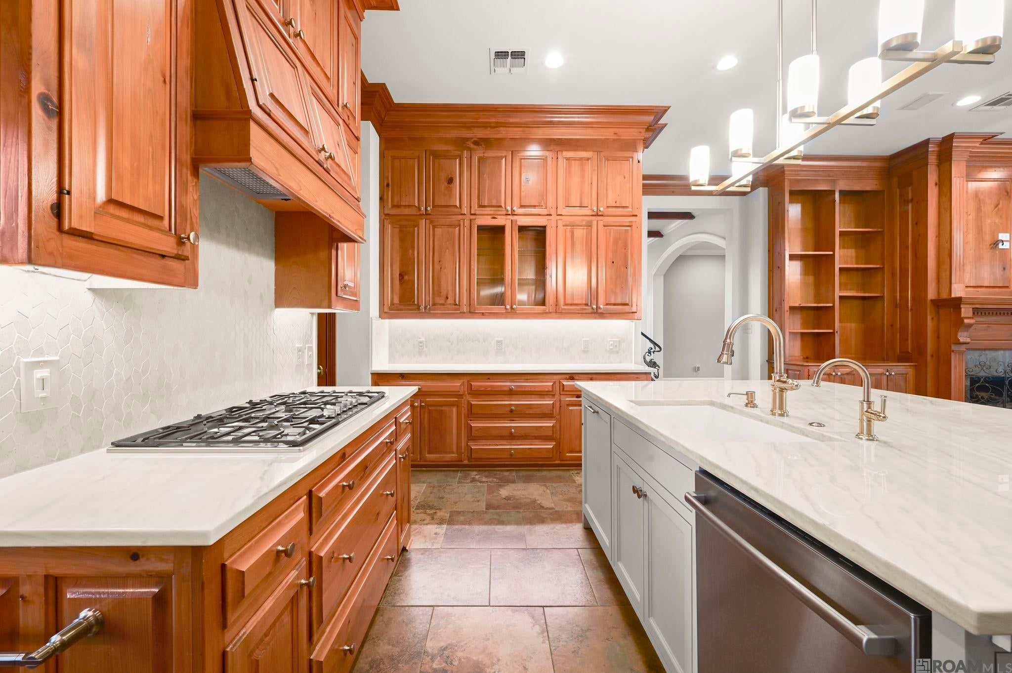Baton Rouge, Louisiana, 70808, United States, 4 Bedrooms Bedrooms, ,5 BathroomsBathrooms,Residential,Active,2038944