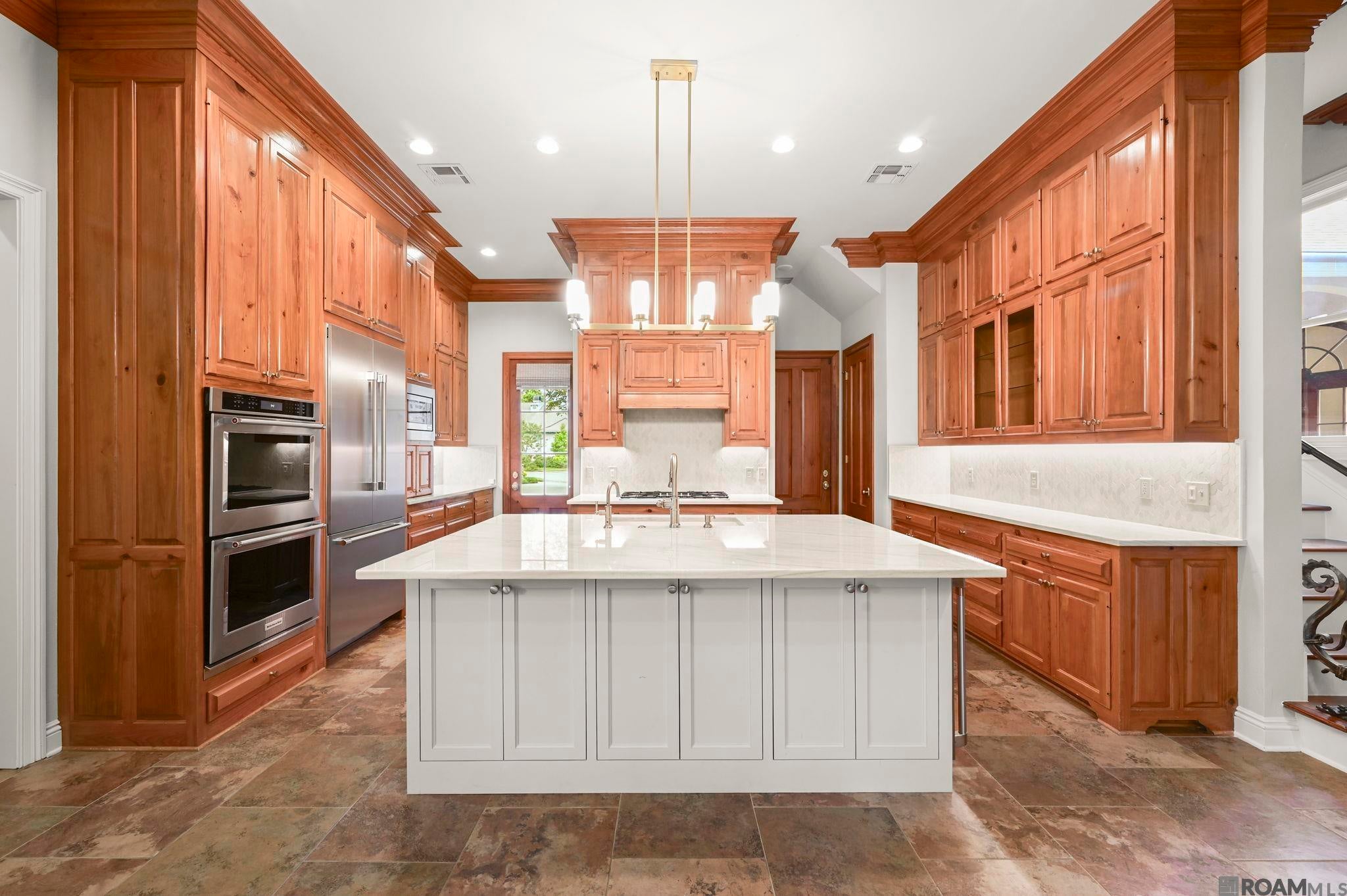Baton Rouge, Louisiana, 70808, United States, 4 Bedrooms Bedrooms, ,5 BathroomsBathrooms,Residential,Active,2038944