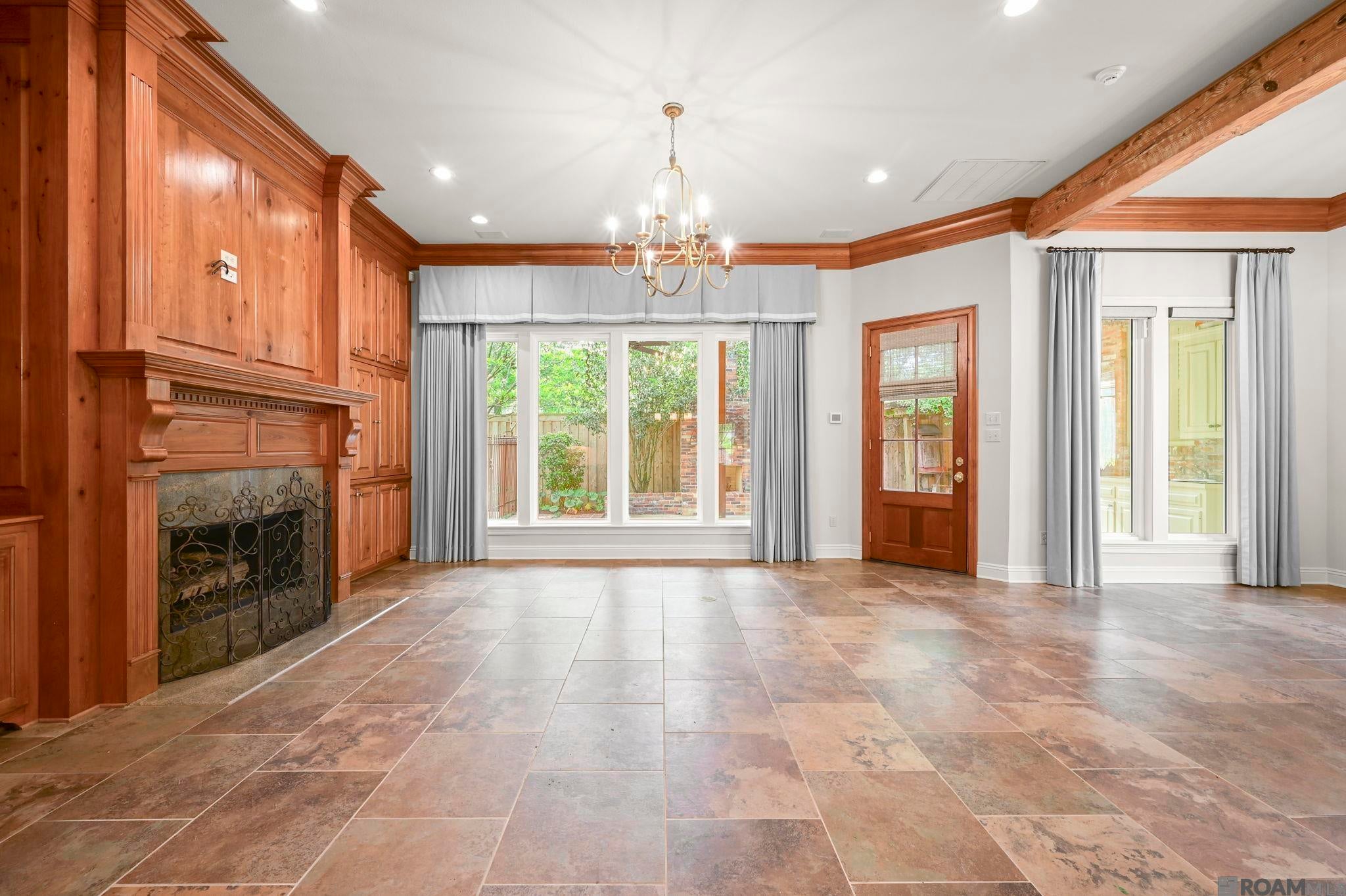 Baton Rouge, Louisiana, 70808, United States, 4 Bedrooms Bedrooms, ,5 BathroomsBathrooms,Residential,Active,2038944
