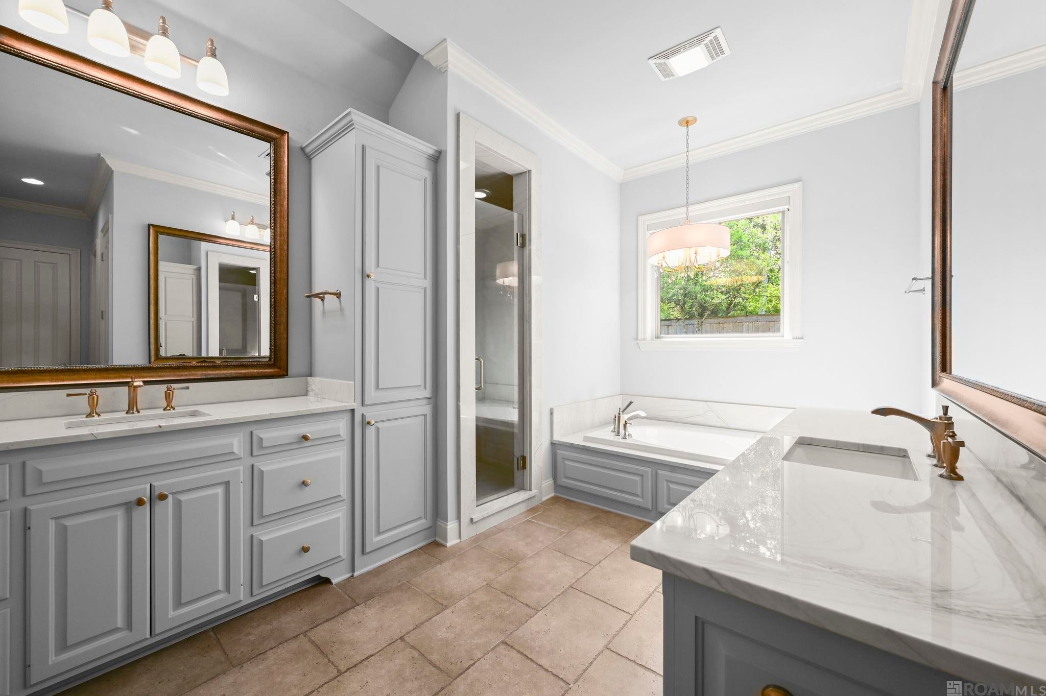 Baton Rouge, Louisiana, 70808, United States, 4 Bedrooms Bedrooms, ,5 BathroomsBathrooms,Residential,Active,2038944