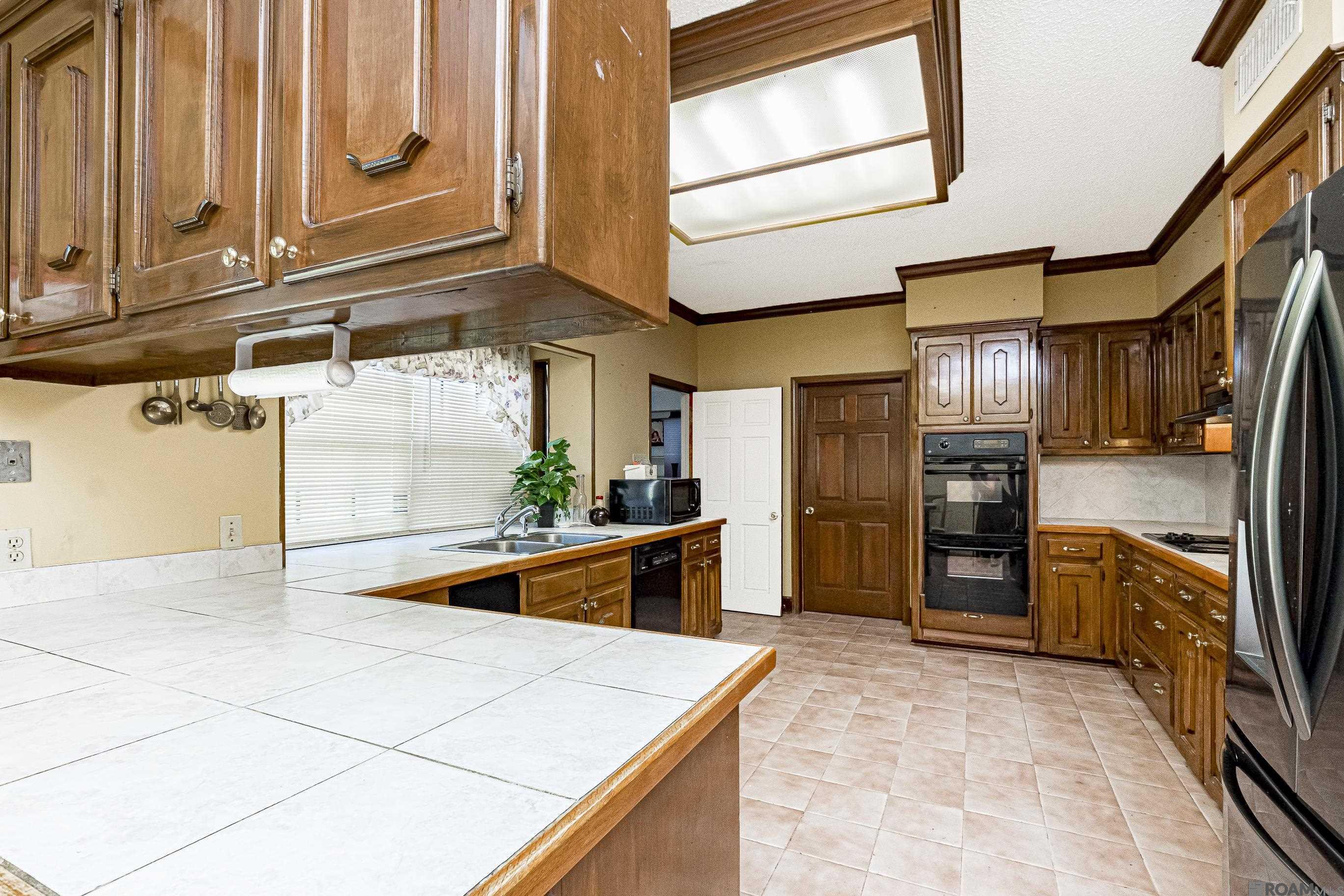 12111 N Lake Sherwood Ave, Baton Rouge, Louisiana image 43