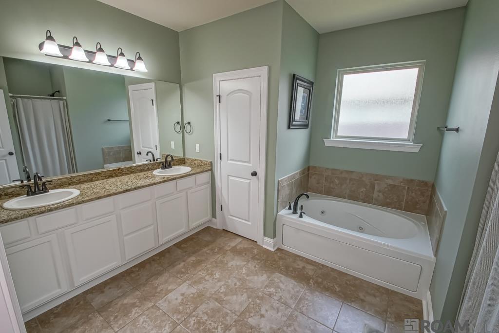 16275 Timberstone Dr, Prairieville, Louisiana image 8