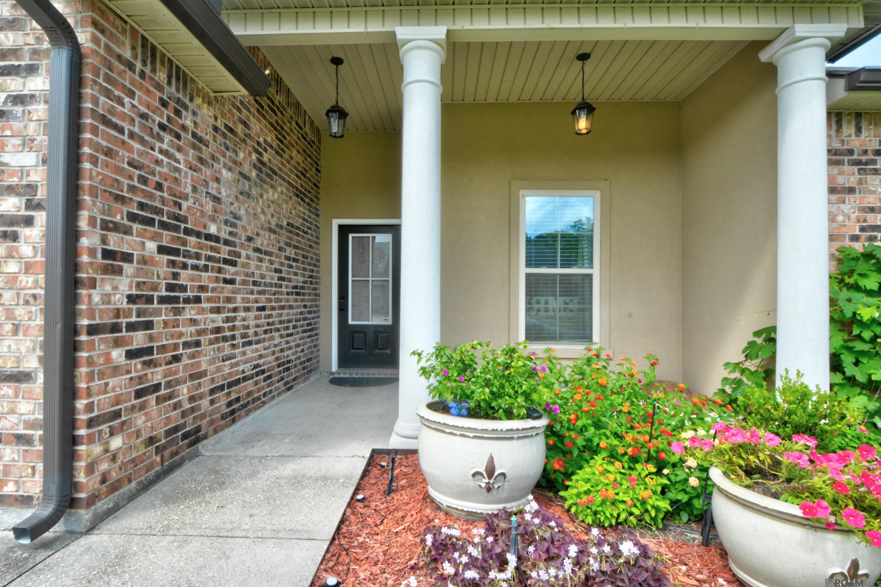 23316 Mango Dr