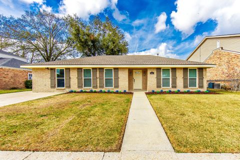 Homes For Sale - 805 Chene Dr<br/> Houma, LA 70364