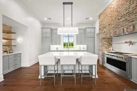 Homes For Sale - 8638 Greenbrier Cove Rd<br/> Saint George, LA 70817