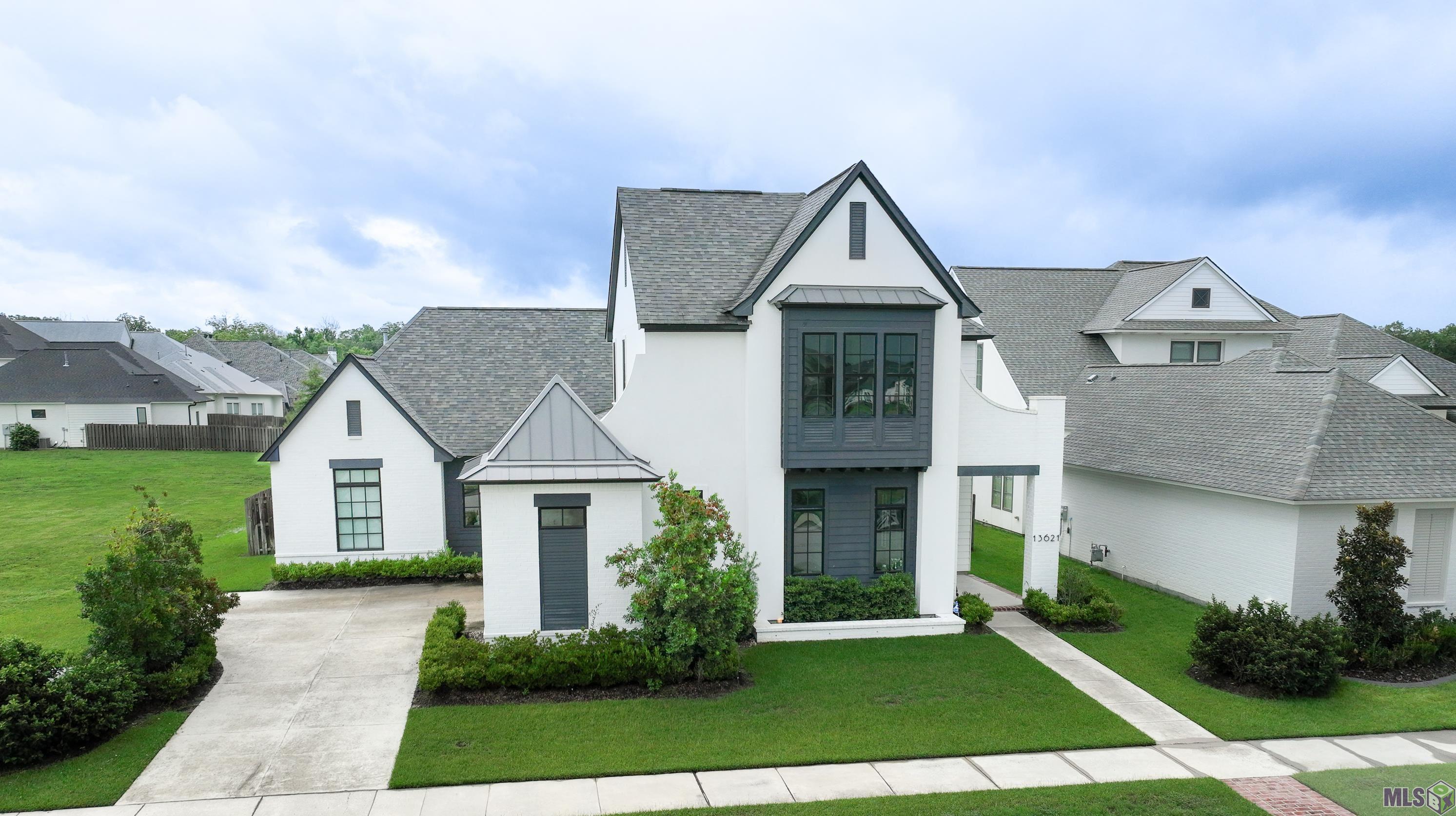 13621 Brook Point Dr, Baton Rouge, Louisiana image 1