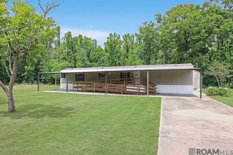 Mobile Home For Sale - 44222 Trabeaux St<br/> Sorrento, LA 70778