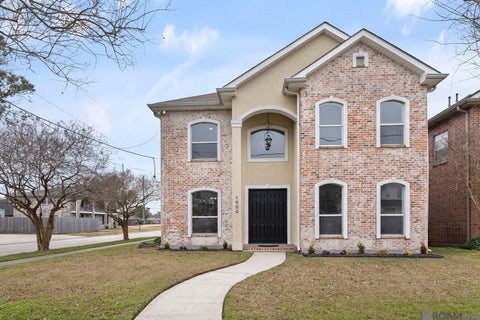 Homes For Sale - 1800 Richland Ave<br/> Metairie, LA 70001