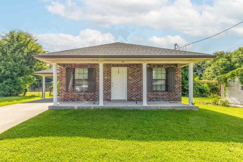 Homes For Sale - 207 Authement Street<br/> Houma, LA 70363