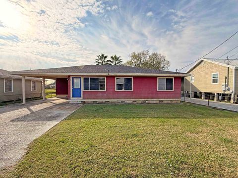 Homes For Sale - 403 Fanguy St<br/> Chauvin, LA 70344