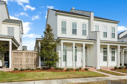 Townhouse For Rent - 2040 Perennial Ln<br/> Baton Rouge, LA 70810
