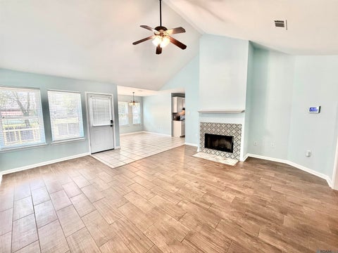Homes For Rent - 15253 E Bayou Dr<br/> Ascension County, Prairieville, LA 70769