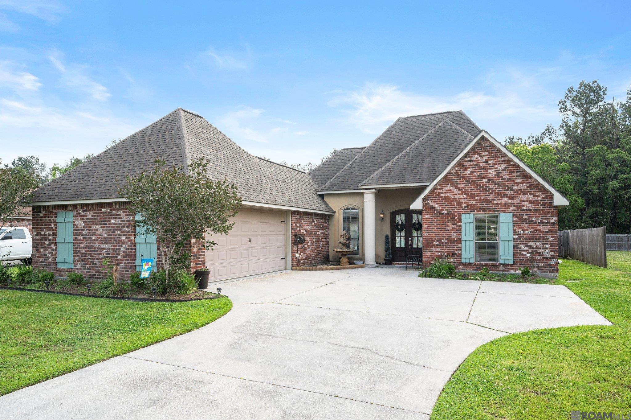 34122 Spring Lake Dr, Walker, Louisiana image 1
