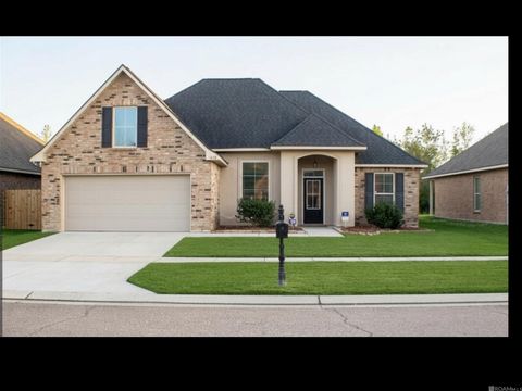 Homes For Sale - 1322 Pine Bluff Ave<br/> Zachary, LA 70791