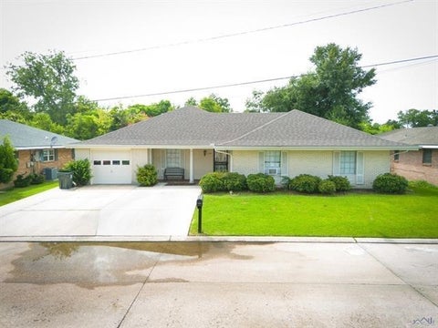 Homes For Sale - 116 Burkwall Drive<br/> Houma, LA 70360