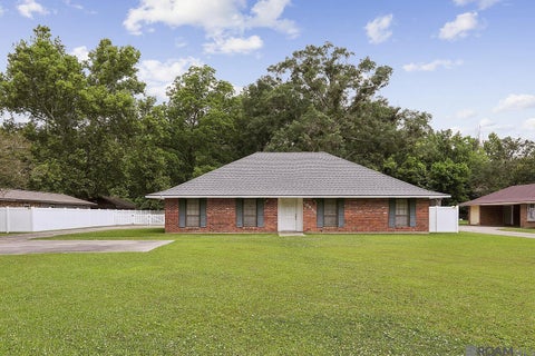 Homes For Sale - 10895 Hooper Rd<br/> Baton Rouge, LA 70818