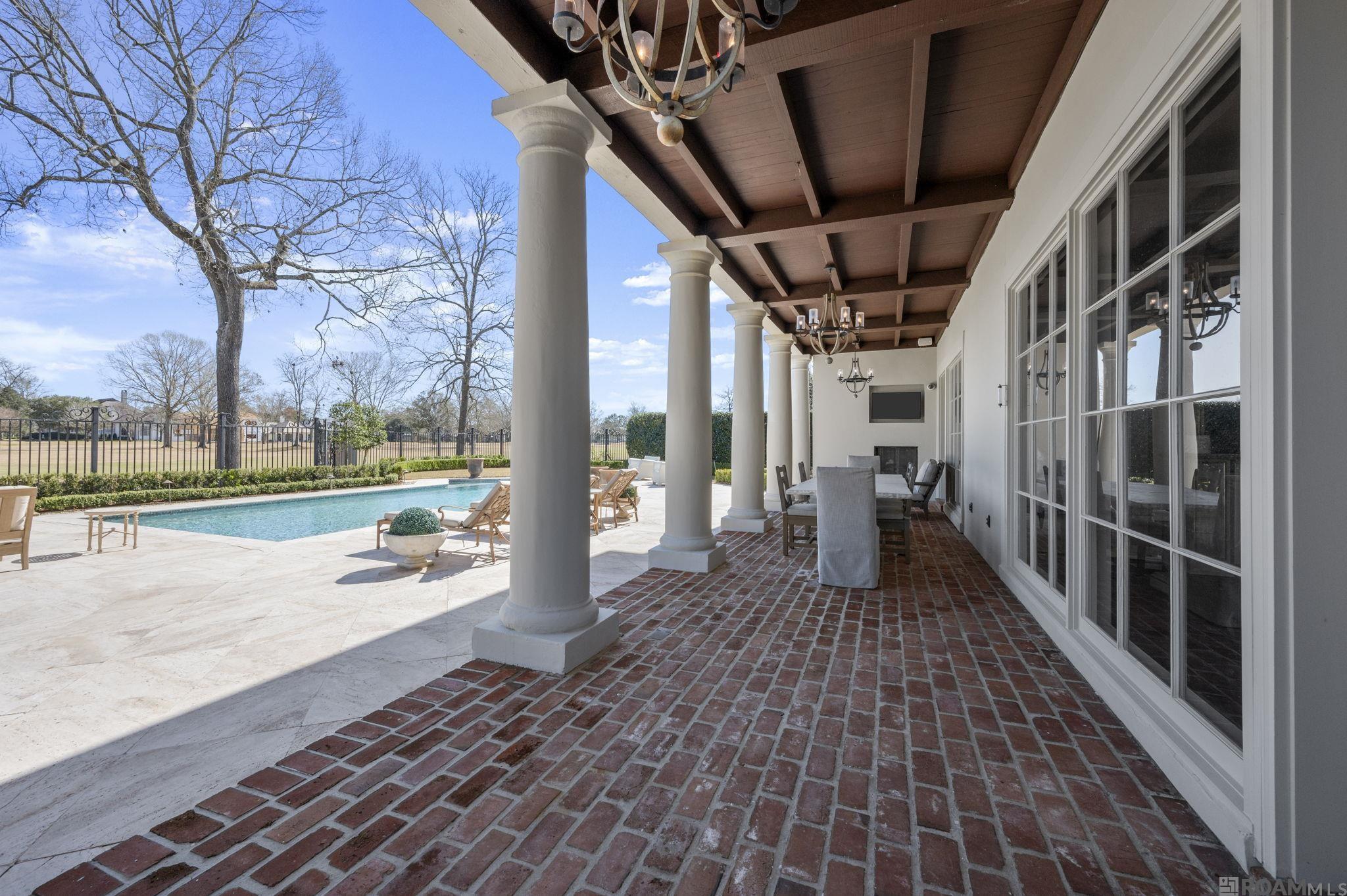 Baton Rouge, Louisiana, 70810, United States, 6 Bedrooms Bedrooms, ,9 BathroomsBathrooms,Residential,Active,2028240