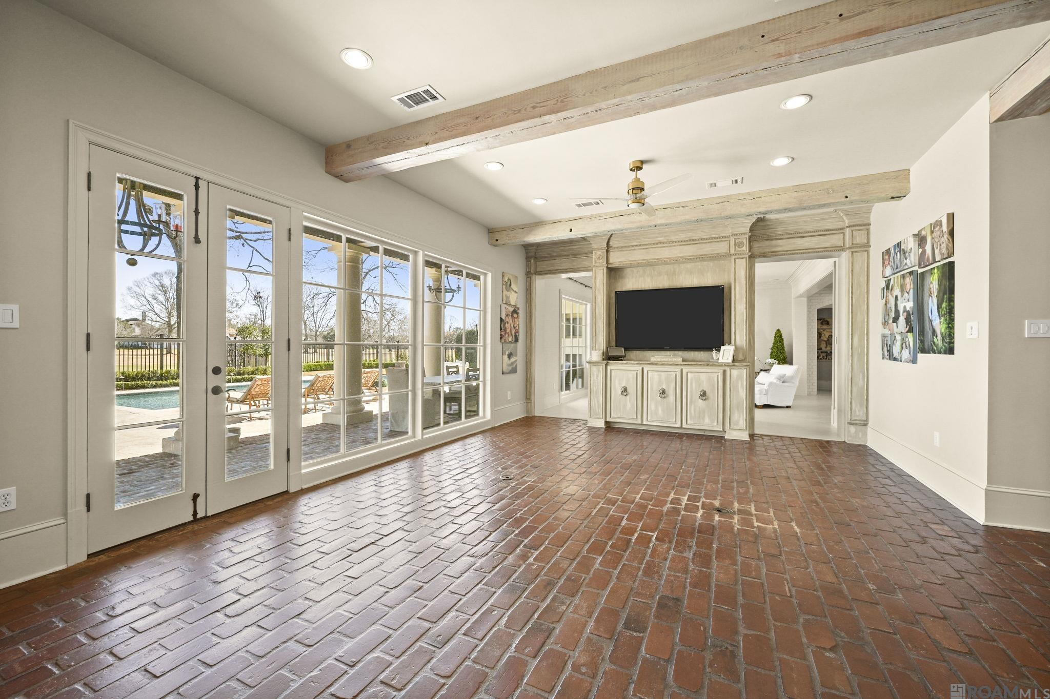 Baton Rouge, Louisiana, 70810, United States, 6 Bedrooms Bedrooms, ,9 BathroomsBathrooms,Residential,Active,2028240