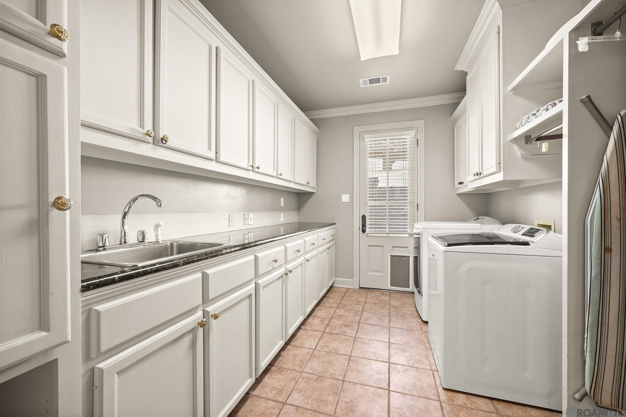 Baton Rouge, Louisiana, 70810, United States, 6 Bedrooms Bedrooms, ,9 BathroomsBathrooms,Residential,Active,2028240