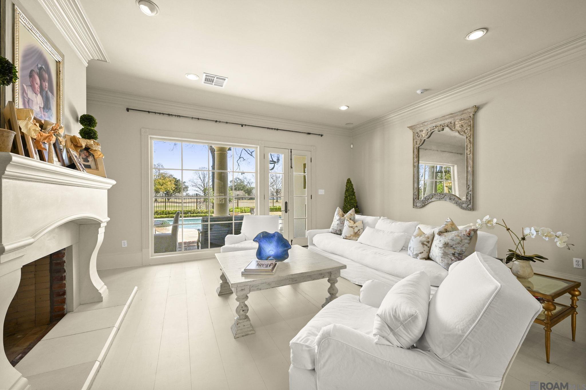 Baton Rouge, Louisiana, 70810, United States, 6 Bedrooms Bedrooms, ,9 BathroomsBathrooms,Residential,Active,2028240