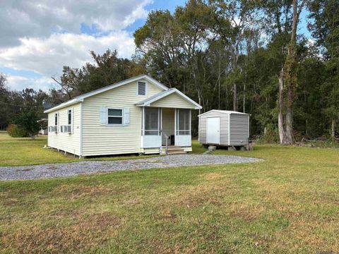 Homes For Sale - 44260 Trabeaux St<br/> Sorrento, LA 70778