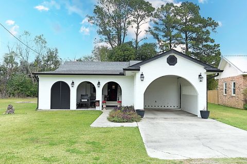 Homes For Sale - 119 Napoleon Ave<br/> Napoleonville, LA 70390