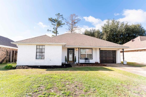 Homes For Sale - 208 Angelle Drive<br/> Houma, LA 70360