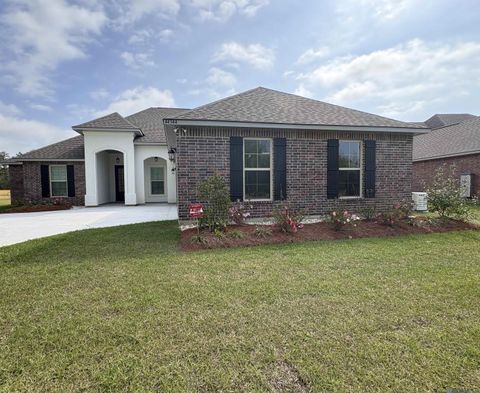 Homes For Sale - 44344 Lake Wind Drive<br/> Hammond, LA 70403