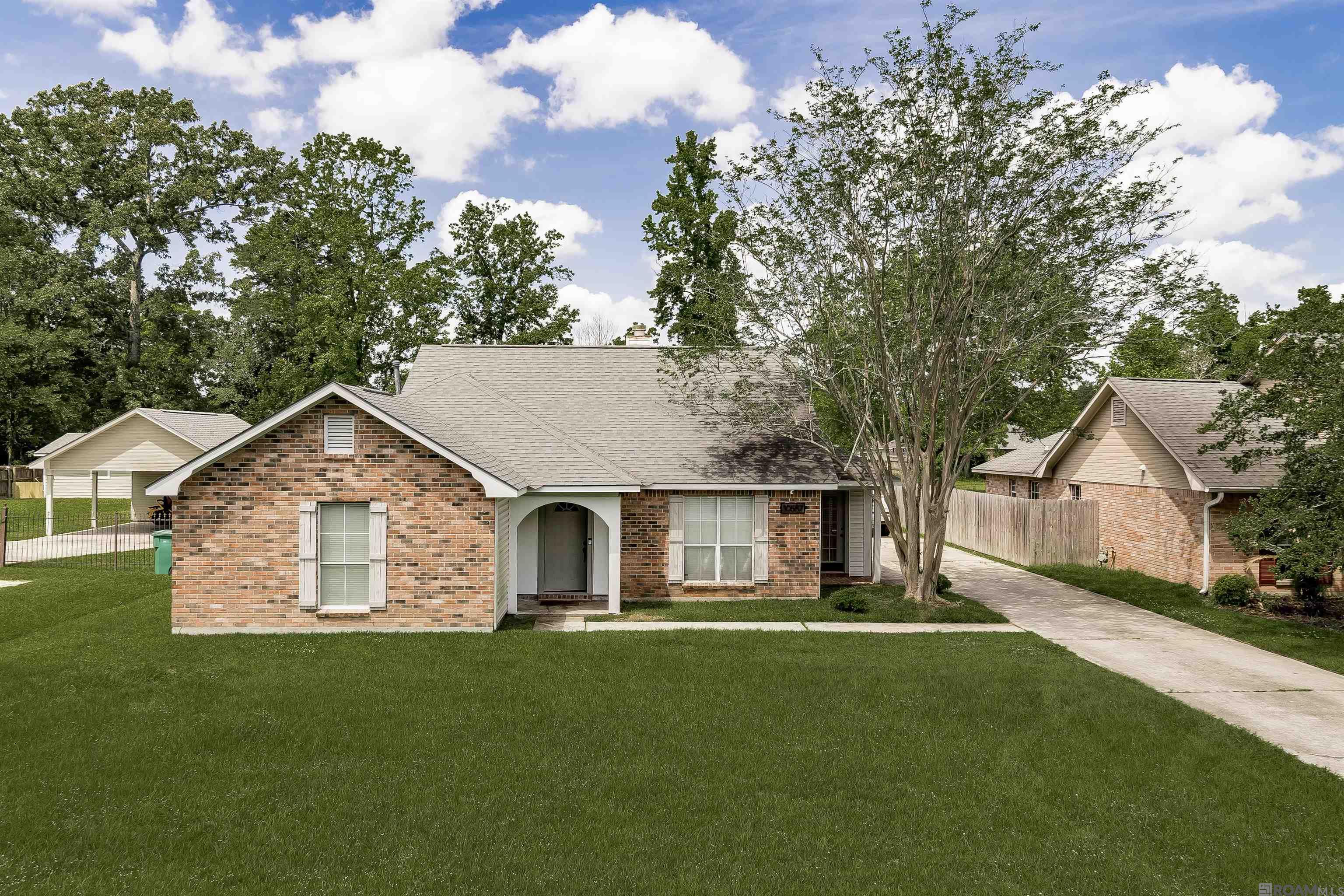 30557 Fairway View Dr, Denham Springs, Louisiana image 1