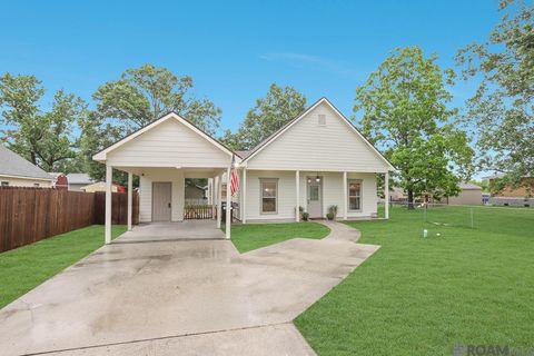 Homes For Sale - 44275 Clement St<br/> Ascension County, Sorrento, LA 70778