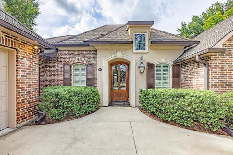 Homes For Sale - 121 Gentle Oak Boulevard<br/> Schriever, LA 70395