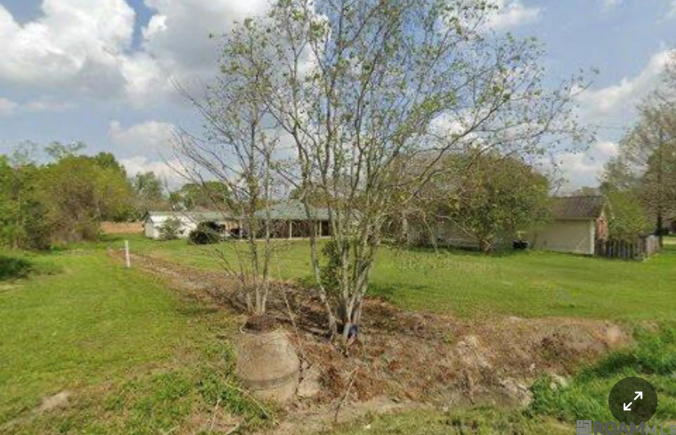Photo 1 of 1 — 37564 Southwood Village Ave, Prairieville, LA 70769