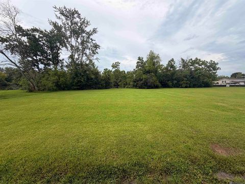 Vacant Land For Sale - 41482 Narvie Rd<br/> Ascension County, Gonzales, LA 70737